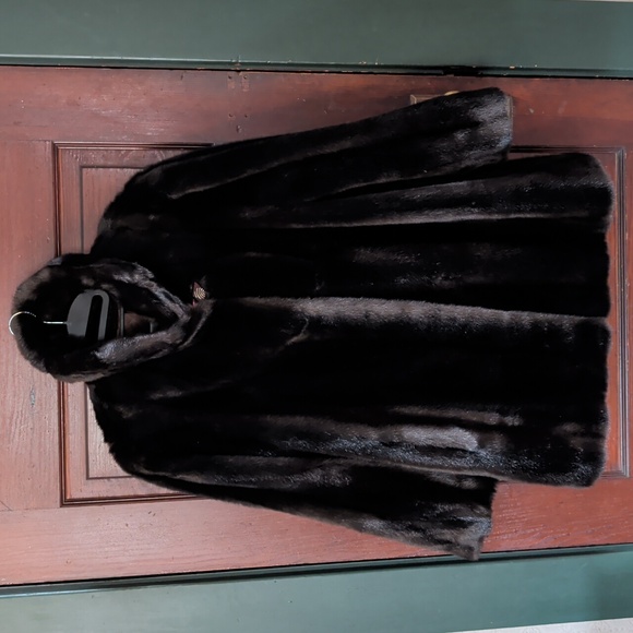 GRANDELLA II Jackets & Blazers - GRANDELLA II Styled By Sportowne VTG fur coat in a beautiful Dark Brown 12